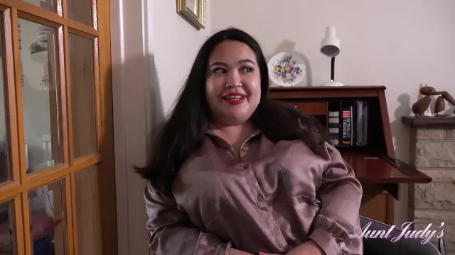 Auntjudys - Your Chubby MILF Boss Ms Mimi Sucks Your Cock at the Office