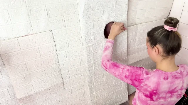 Gloryhole dick cannot handle that kind of touch