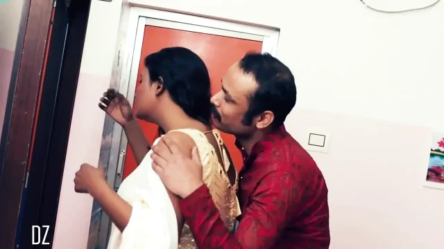 Newly married wife fucked after bath by her DEWAR RAW Hindi Audio