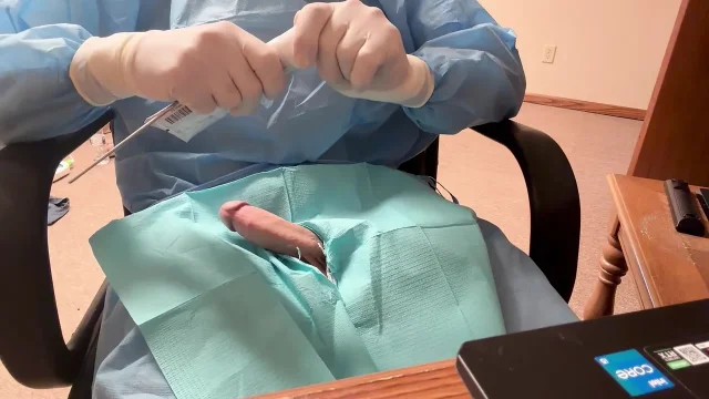 Surgical Latex Glove Sounding and Cumming