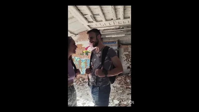 I Fuck My Tinder Date in an Abandoned Place