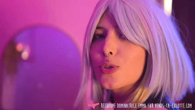 Vends-ta-culotte - Introduction to pegging by a beautiful French dominatrix