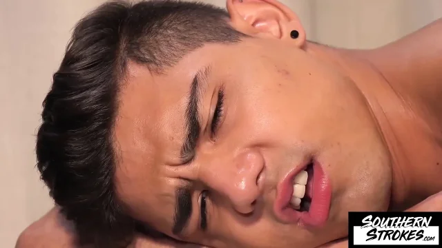 Southernstrokes Gay Lovers Justin Cross and Daniel Hausser Sucks Dick During Massage