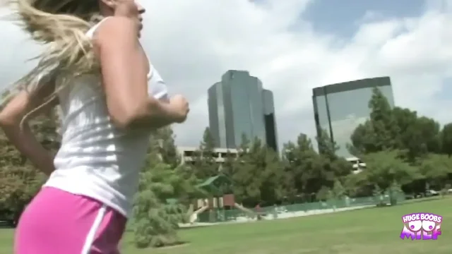 Her Man Had to Eat Her Pussy Good to Make This Blonde Ready for Cock