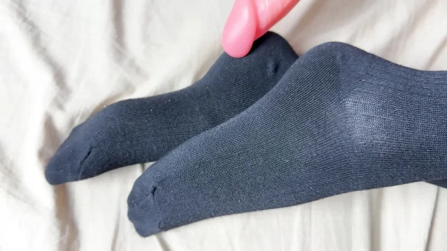Solo girlfriend with rubber dick toy