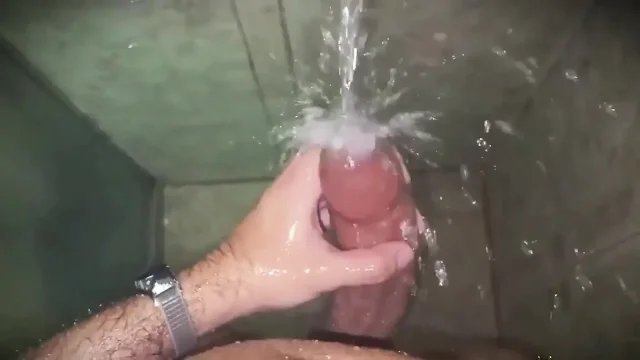 No hands water masturbation Letting the stream of water fall on my big uncut