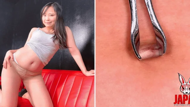 Riho Yuuki Plays with Her Belly Button Until She Cums in Front of You