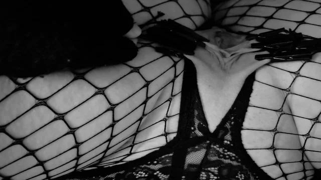 BDSM-Session with my wife clamps slapping masturbating with clamps