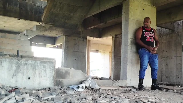 I Went to Pee at the Construction Site and Felt Like Getting up to Some Mischief