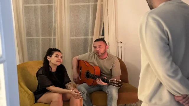 Lily Alix Guitar Lessons Without Limits