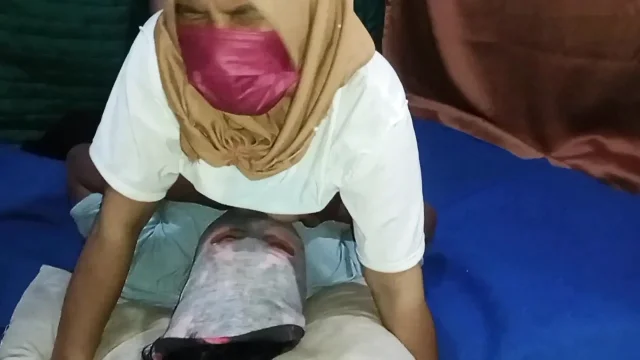Indonesia my stepmom's pussy asking for licking and fucking