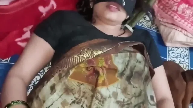 My Stepsister Invited Me for Sex When She Alone in Her Bedroom