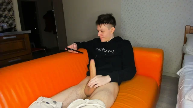 Twink Star Pinches Wet Shaft For Massive Cum Eruption