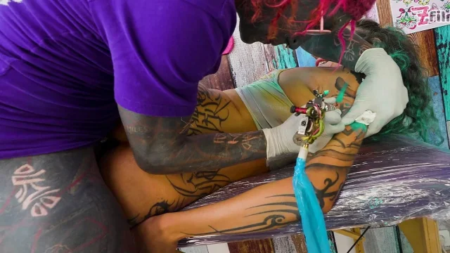 Alt Girl Anal Fucked During Tattoo Session - Sloppy BJ & Squirt