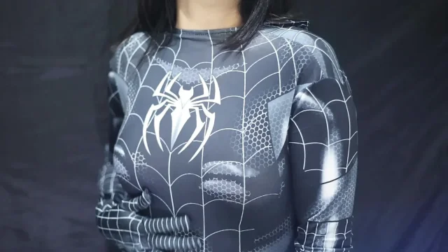 AGAIN COSPLAY SPIDERMAN EVEN IN ENTOT IT RUNS OUT UNTIL CROT INSIDE