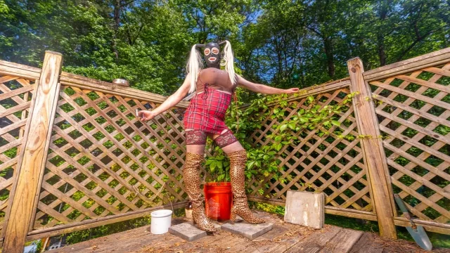 Giant fake tits crossdresser behind the scenes photo shoot jacking off