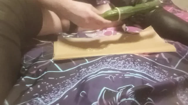 I make it for the first time with a cucumber anal 30CM