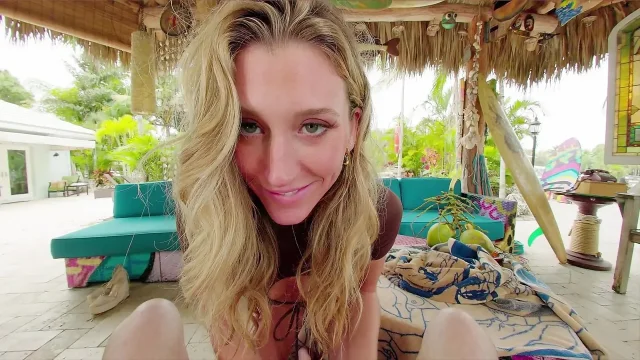 Get Distracted by Your Virtual Girlfriend Antonia Sainz