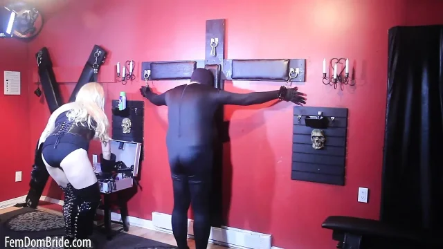 Gimp on rack of rude