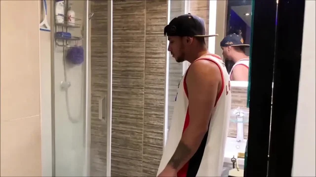 My Muscular-str8-friends Are Taking a Shower Together