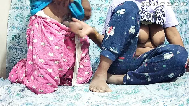 Indian dasi bahabi and Dewar doggy style sex 28643
