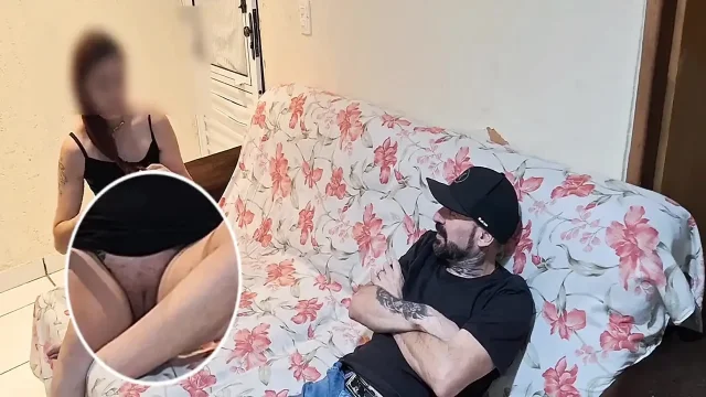 Stepdaughter Without Panties Plays Dominoes With Her Stepfather
