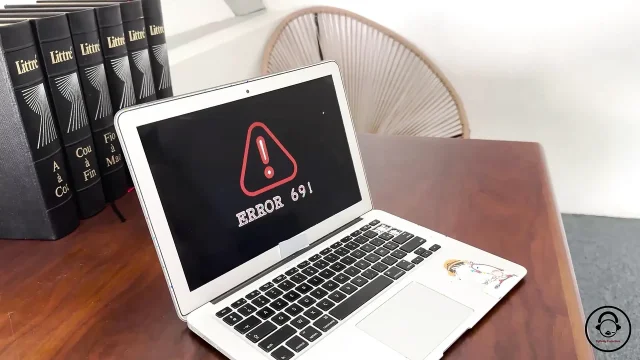 Arab MILF Fucks the Computer Technician