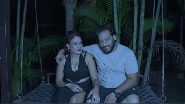 After proposing to his girlfriend he took her to Bungalow to propose and after proposing to her the girl also had some sex