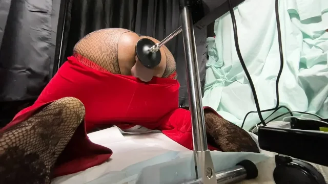 Big Bubble Butt Santa Gets Fucked By Big Sex Machine Dildo Until Having Prostate Orgasms For Christmas Present
