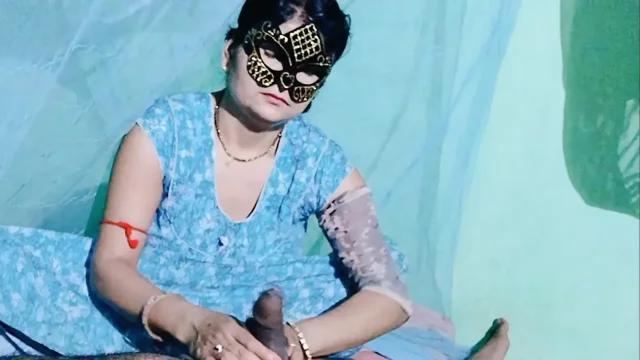 Desi Mom Ki Friend ne LUND JO MASSAGE Karke Doggy Style Me chudai Kiya