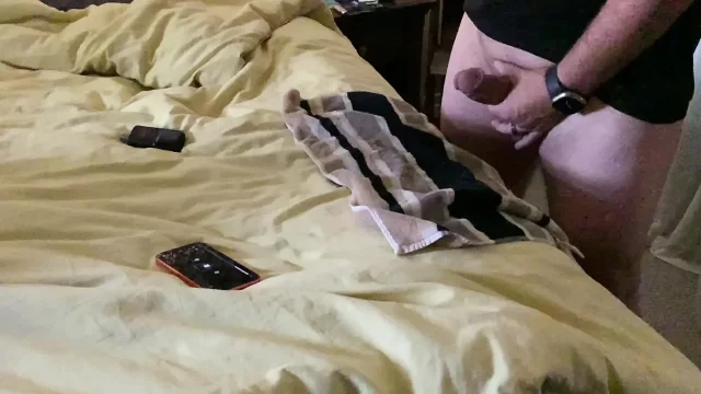 Quick Wank with a Slo Cum