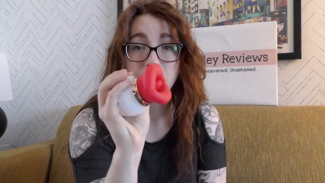 NSFW Review of the Kiss Oral Sex Toy