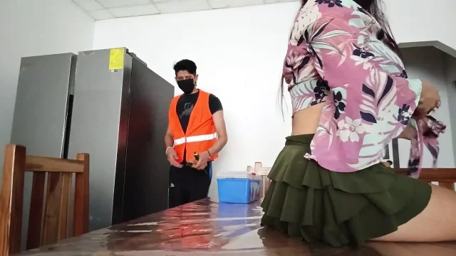 Cinderella shakes her buttocks on the table while the maintenance technician