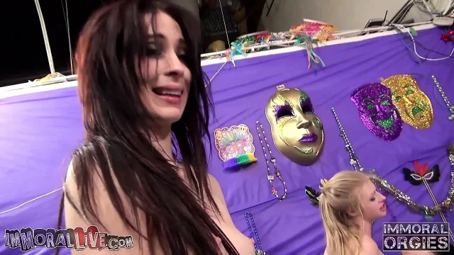 Veronica Avluvs mardi gras squirting orgy