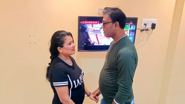 Cable operator doing hardcore sex with hot tight pussy bhabhi when the cable line came tobe fixed