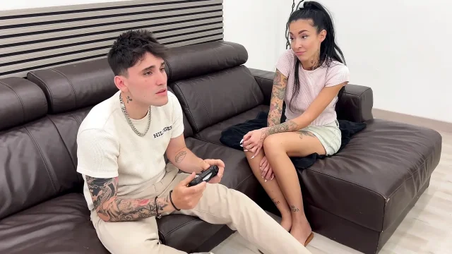 I Destroy the Pussy of the Italian MILF with a Slutty Face - Silvia Preslar