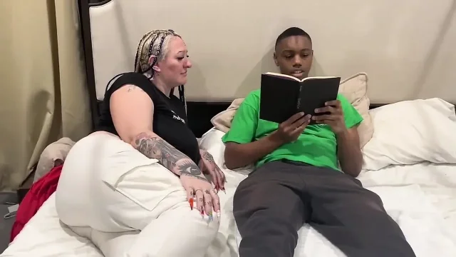 Livie Blainn Milks Cory Strokes While Reading
