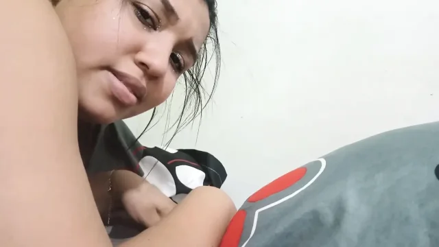 18 year old brunette big saggy tits from New York United States fucking her