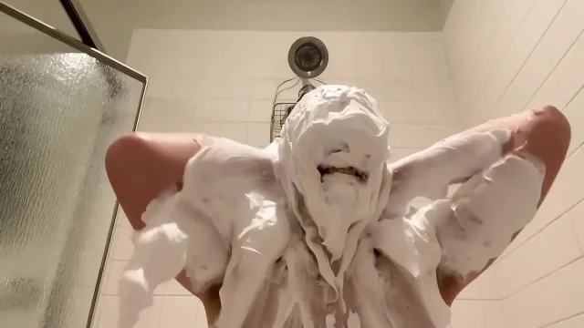 I Get Insanely Messy with Shaving Cream