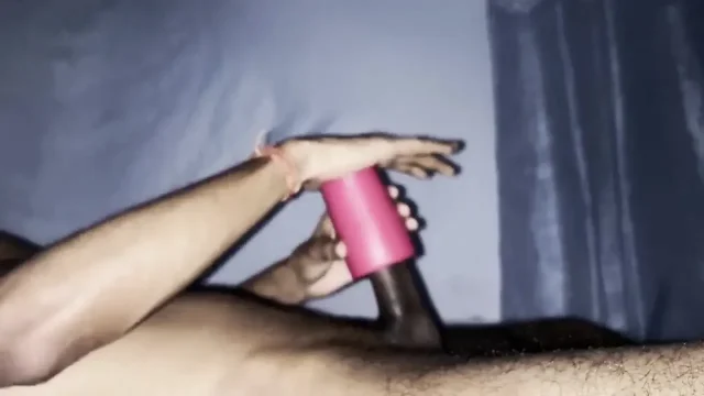 Akela aadmi porn dekh kar masturbation karta hai