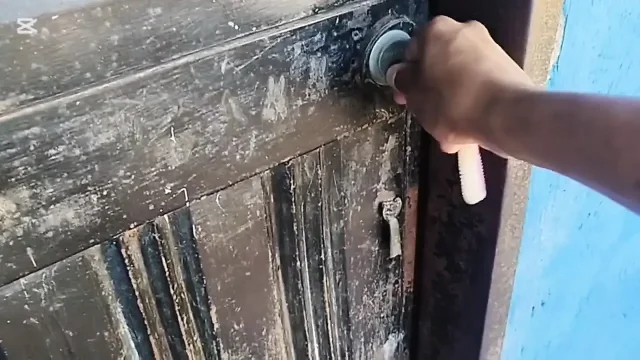 Perverted stepfather loves his stepdaughter's ass and ends up giving her a good