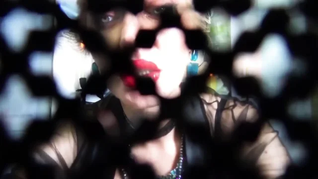 Mushy Kisses Domme