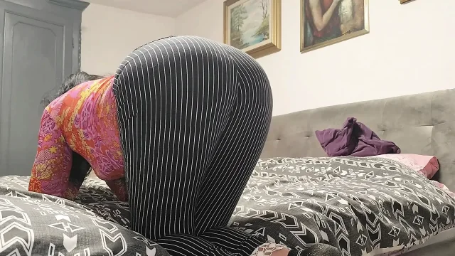 Stepmom share Bed with Stepson and gets her Ass Stretched for Filled with Cum