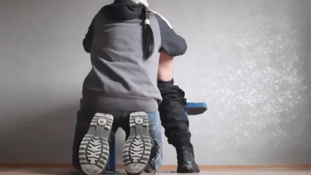 I licked my teacher's ass for passing the exam