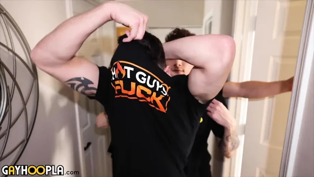 Mason Skyy Goes Bareback With Hot New Neighbor Kane Hardy