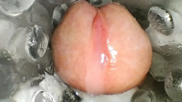 Masterbate use Flashlight pissy and Huge sparm Cum out