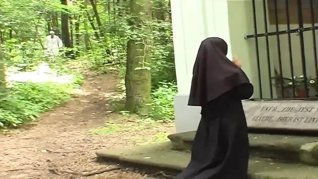 Pussy fucking pussy fingering in the forest cum in mouth