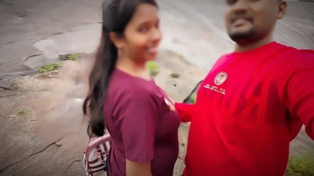 Devar apni bhabhi ko lekar ghumne gaya hai devar bhabhi sexy video xxx devar apni bhabhi ki gand me aapna bada land dal deta he