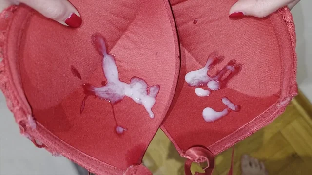 Huge cumshot in bra cups after amazing blowjob and titjob
