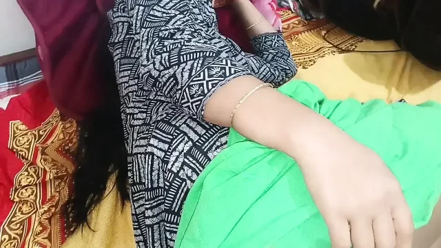 Indian Stepmom stay one night with her stepson in naked she seduced son and fucked in se